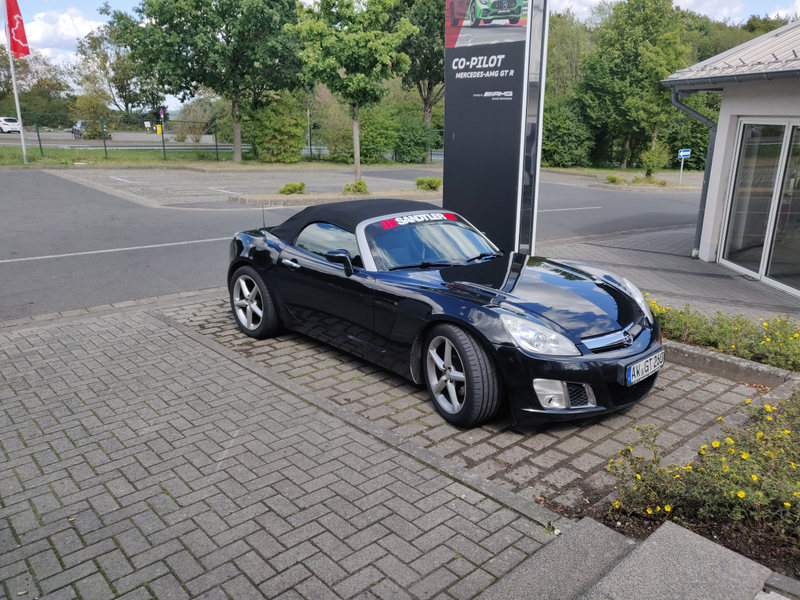 Saturn Sky! In Europe! Never seen one